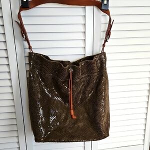 BROWN LIZARD PRINT BUCKET BAG